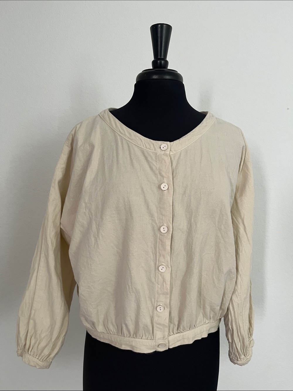 Neve & hawk Lightweight Button-Front Women’s Top in Cream